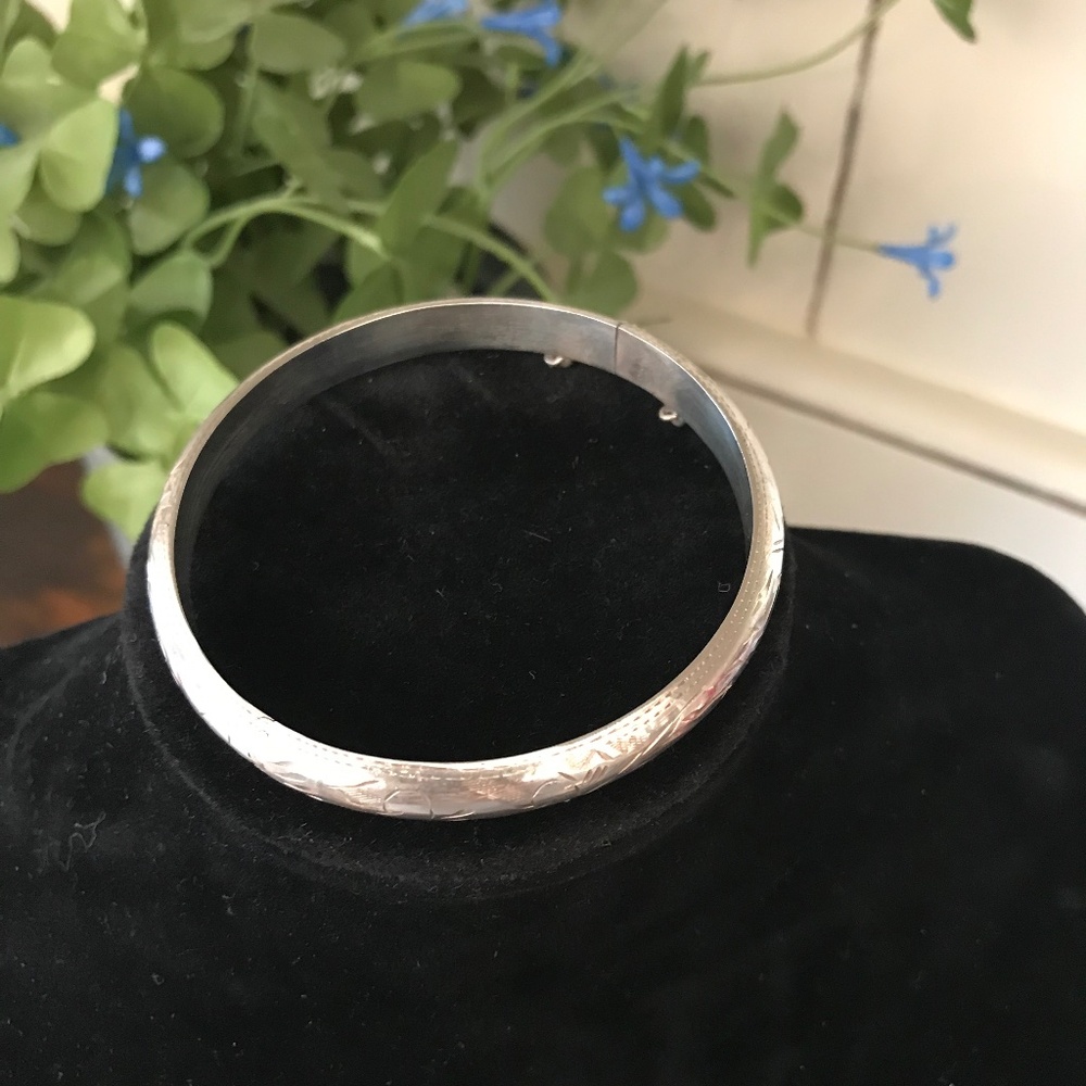 Vintage Sterling Silver Etched Hinged Bracelet with Safety Chain 2 ¼" Diameter